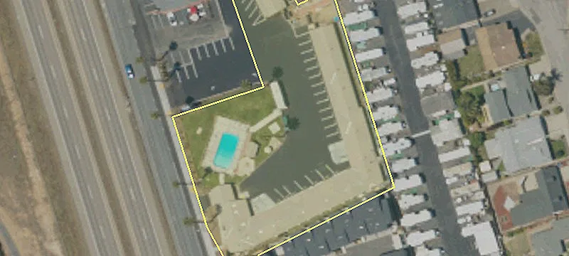 2460 Main St