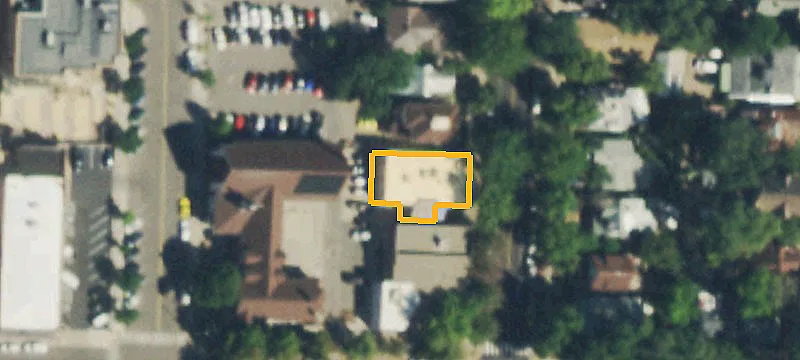 823 Blake Ave