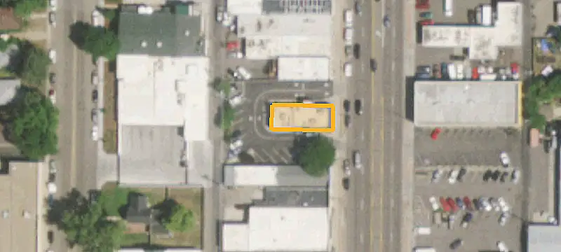 933 Main St