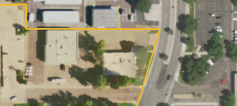 451 Pratt Pkwy