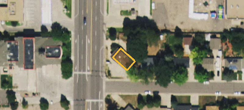 6586 Broadway