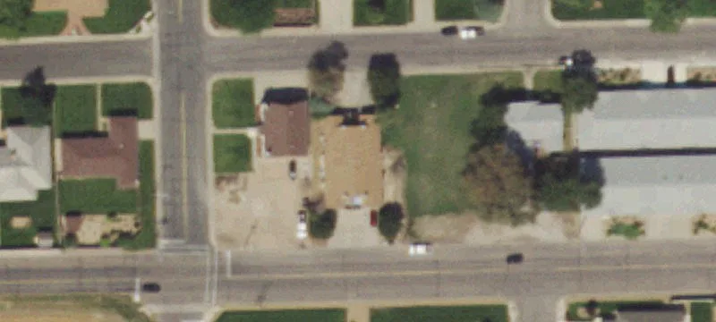 825 Holly Dr
