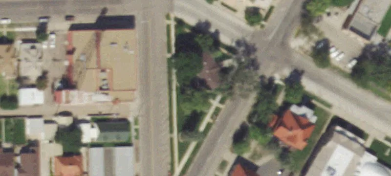210 4th St