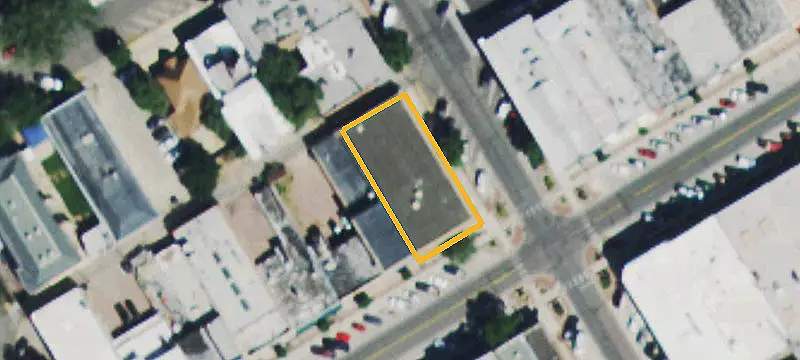 425 Main St