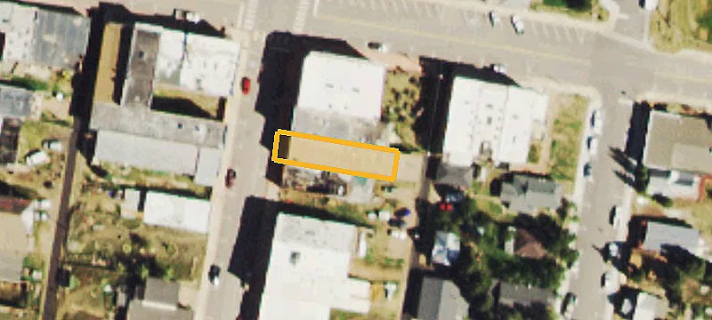 106 3rd St