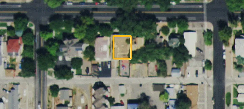 1027 Main St