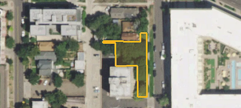 2743 Bryant St