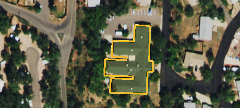 104 Lois Ln