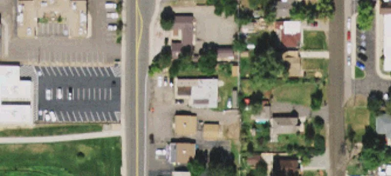 1370 Carr St