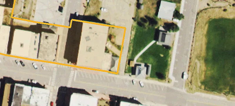 211 Victor Ave