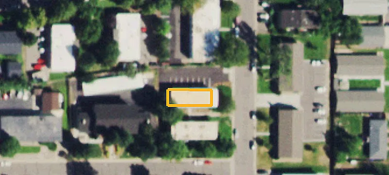 715 Moore St