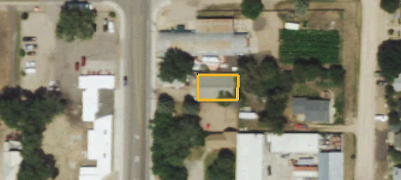 320 1st St