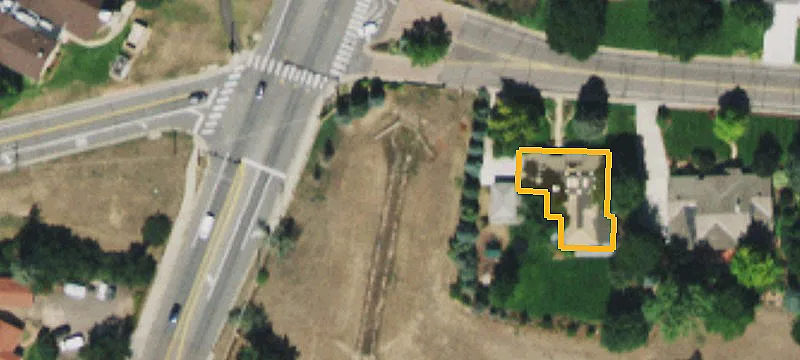 17 Fairway Ln