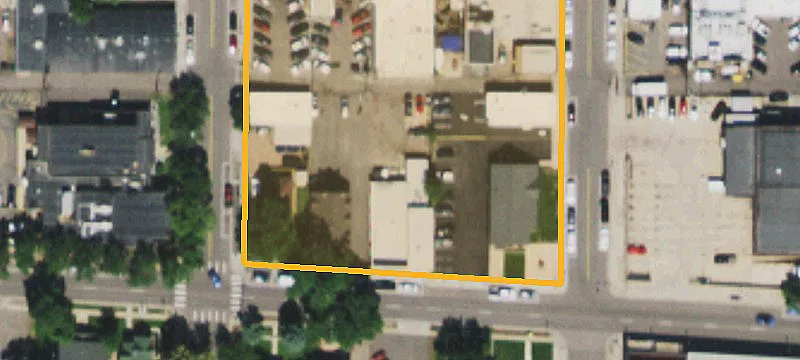 2555 Alamo Ave