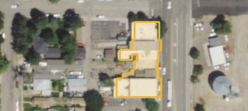 128 Oak Ave