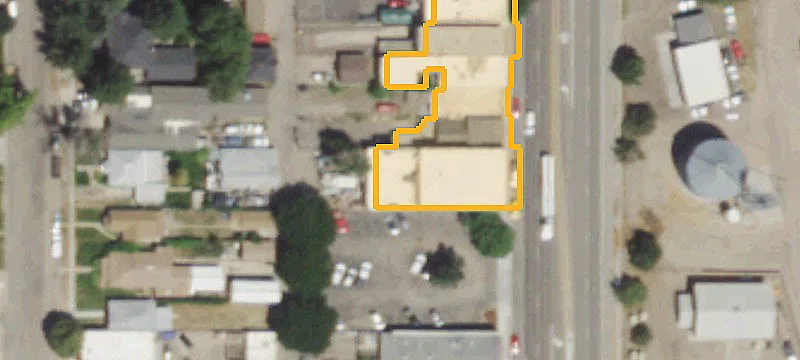 122 Oak Ave