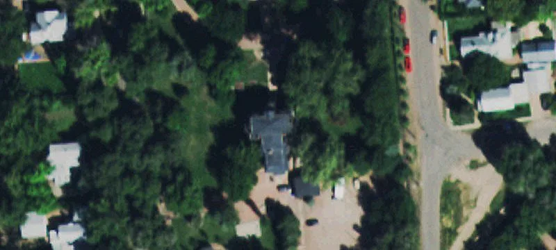 12 Riverside Dr