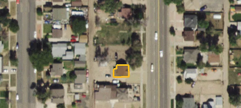 913 Main St