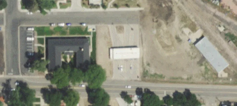 223 Es 1st St
