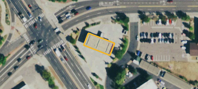 600 Broadway St