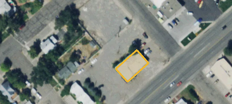 933 Main St