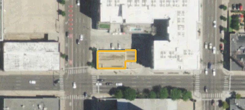 800 Broadway