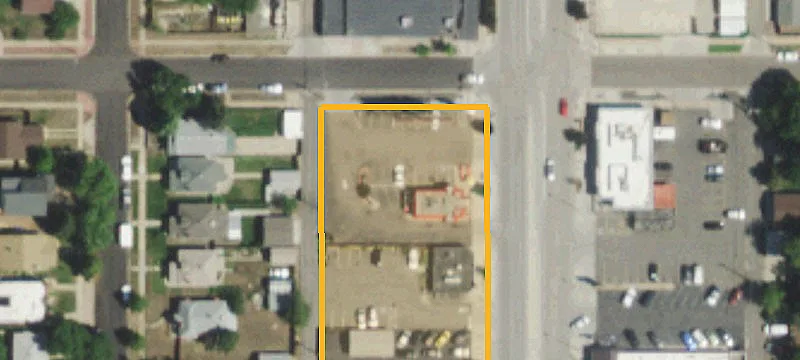 2215 Broadway