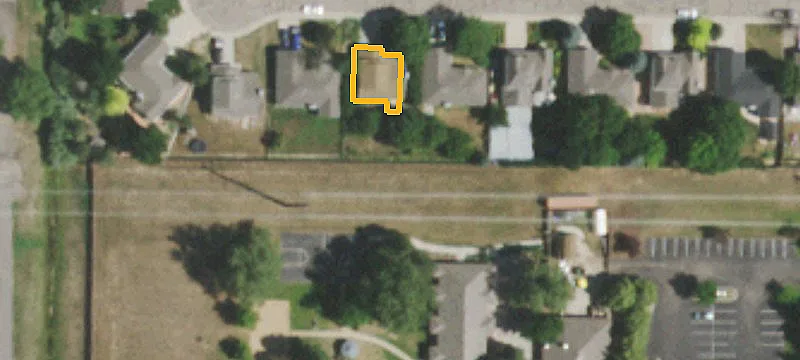1225 Redwood St