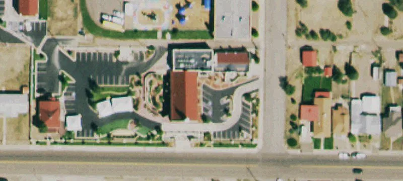 911 Robinson Ave