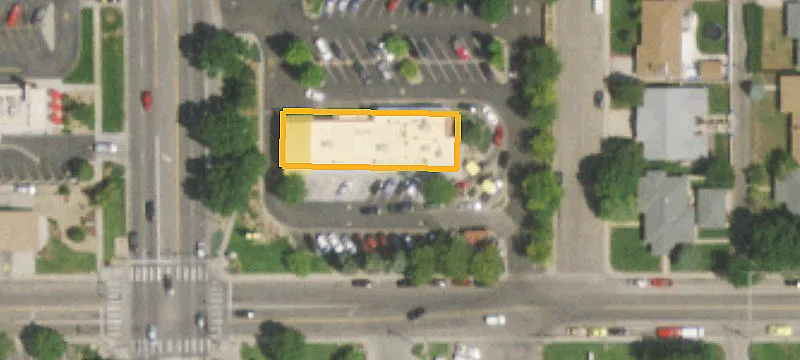 1900 Main St