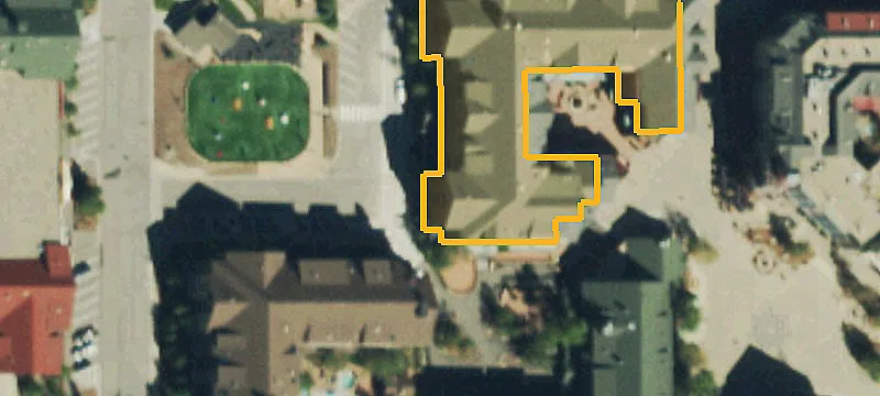 100 Dercum Sq