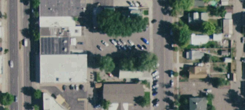 Meeker St