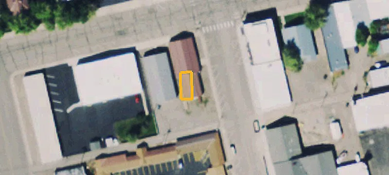 702 Main St