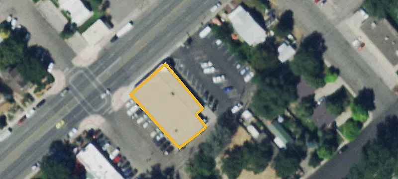 900 Main St