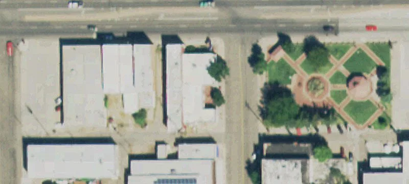102 Santa Fe Ave