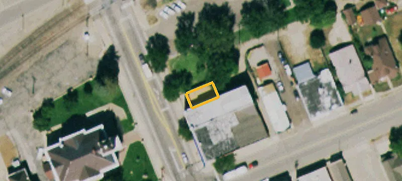 418 Main St