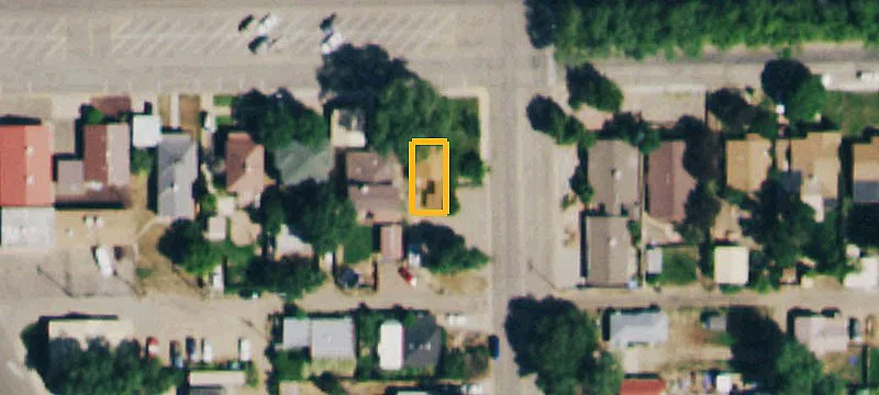 301 Montezuma Ave