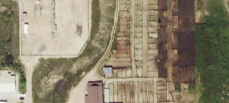 321 En Railway St