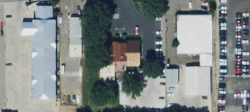 2130 Main St