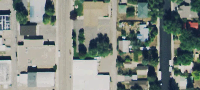 595 Russell St
