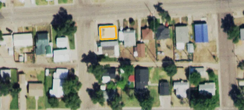 711 Oak St