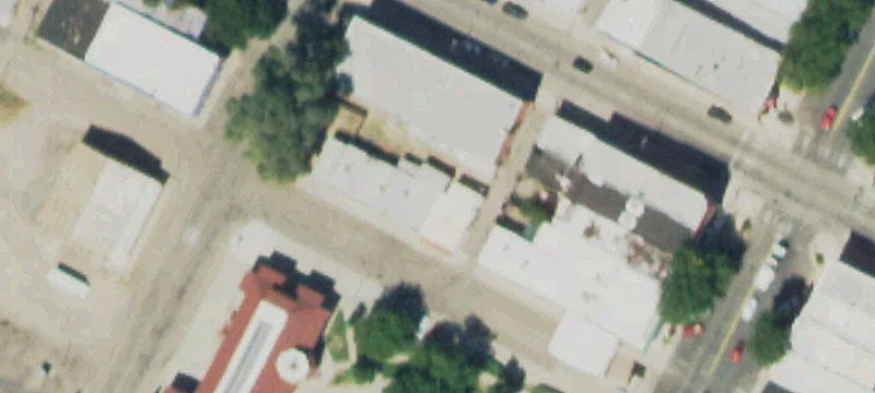 911 Railroad Ave