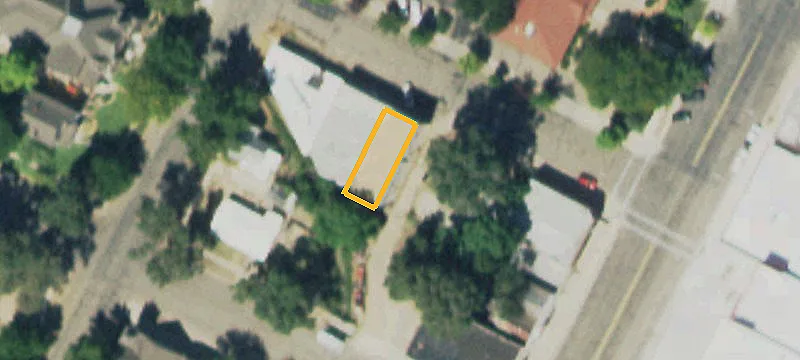 912 Walnut Ave