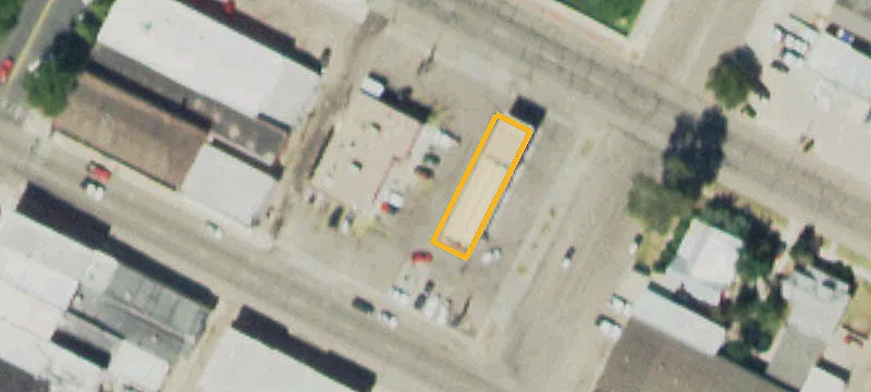 305 Elm 10th St