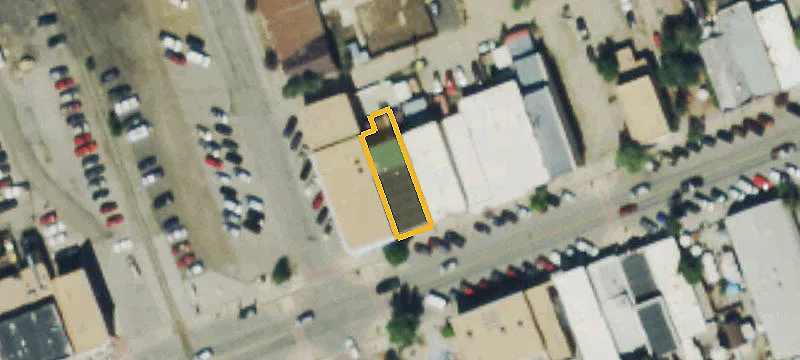 300 Main St