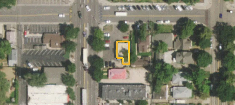 736 Main St