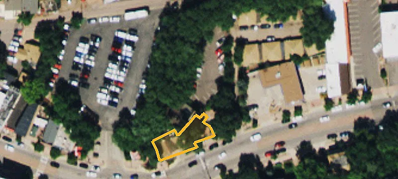 702 Manitou Ave
