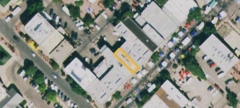 323 Un Ave