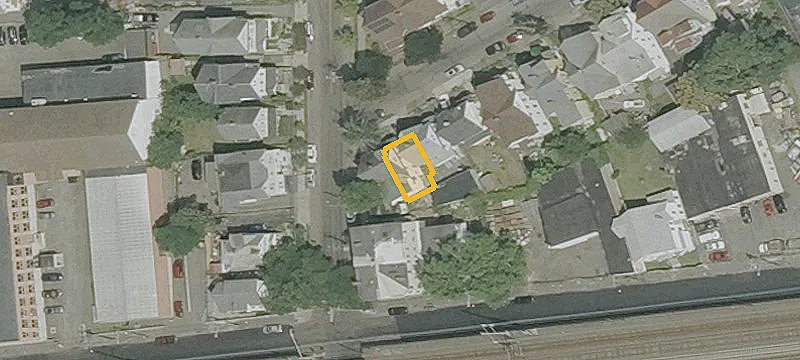303 Black Rock Ave