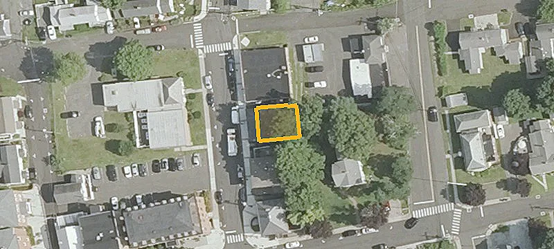 57 Riv St